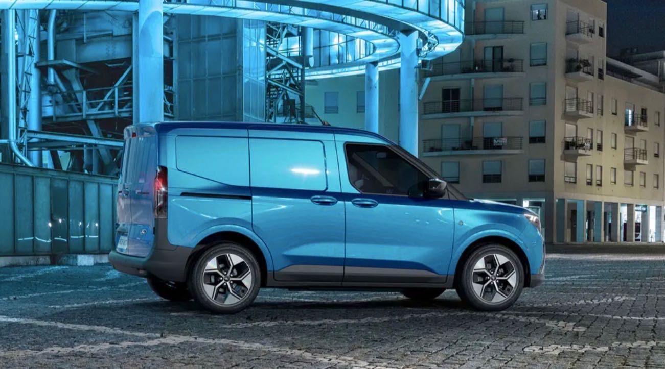 Ford-e-Transit-Courier-2023-2.jpg