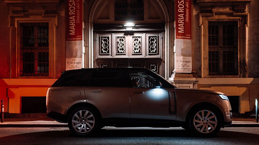 Range-Rover-P460_001.jpg
