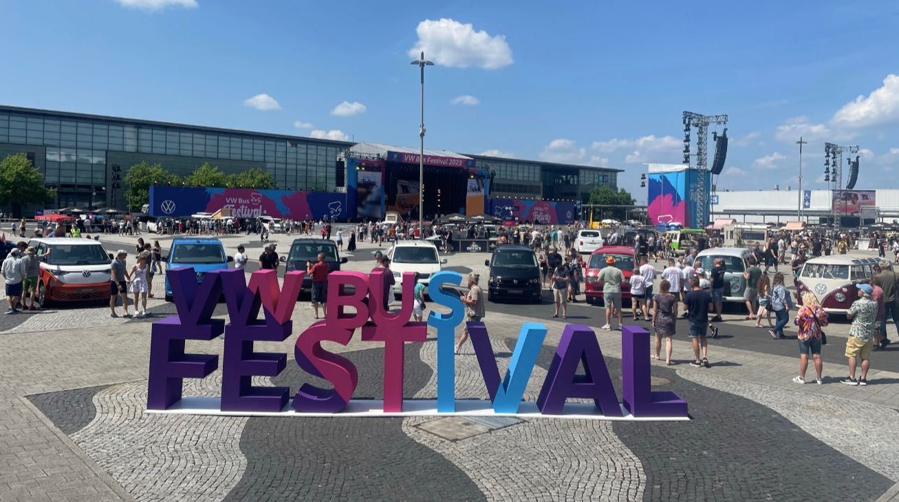 Il VW Bus Festival 2023 di Hannover raccontato in una galleria immagini
