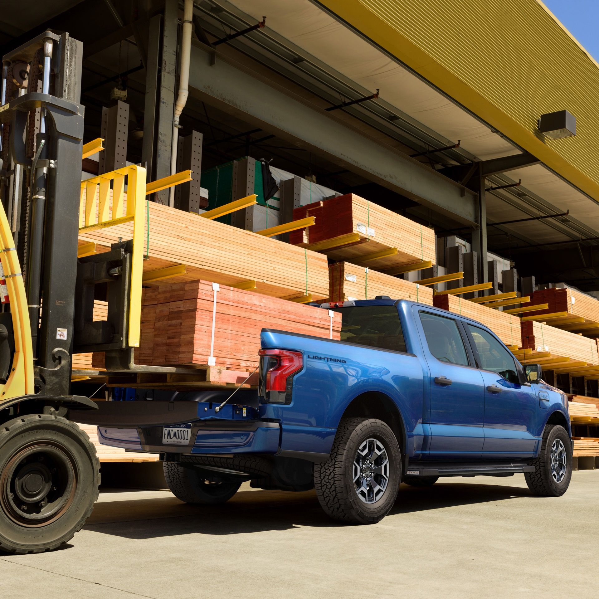 Ford-F-150-Lightning - 2_0.jpg