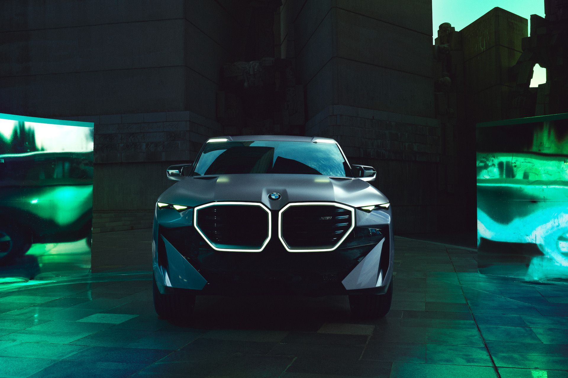 P90445511_highRes_bmw-concept-xm-11-21.jpg