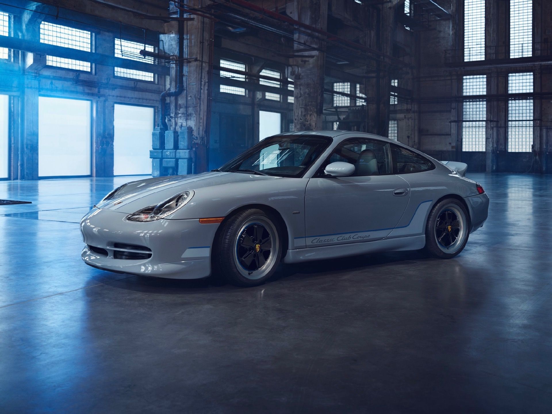 Porsche-911-Classic-Club-Coupe - 1.jpg