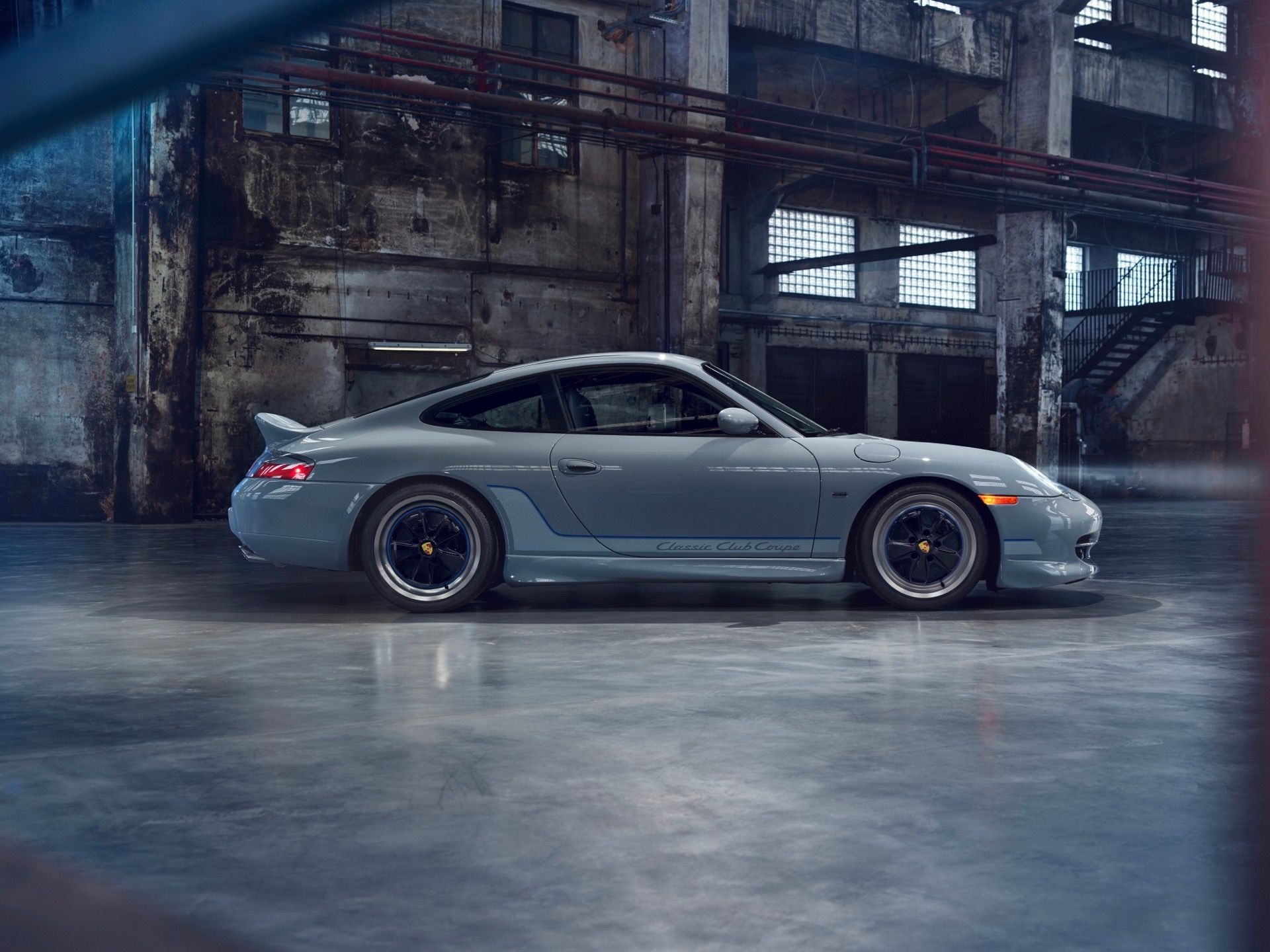 Porsche-911-Classic-Club-Coupe - 2.jpg