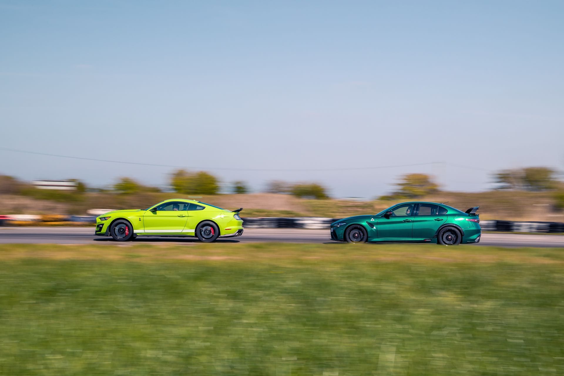 Alfa-Giulia-GTAm-VS-Ford-Mustang-GT500-2021 - 1.jpg