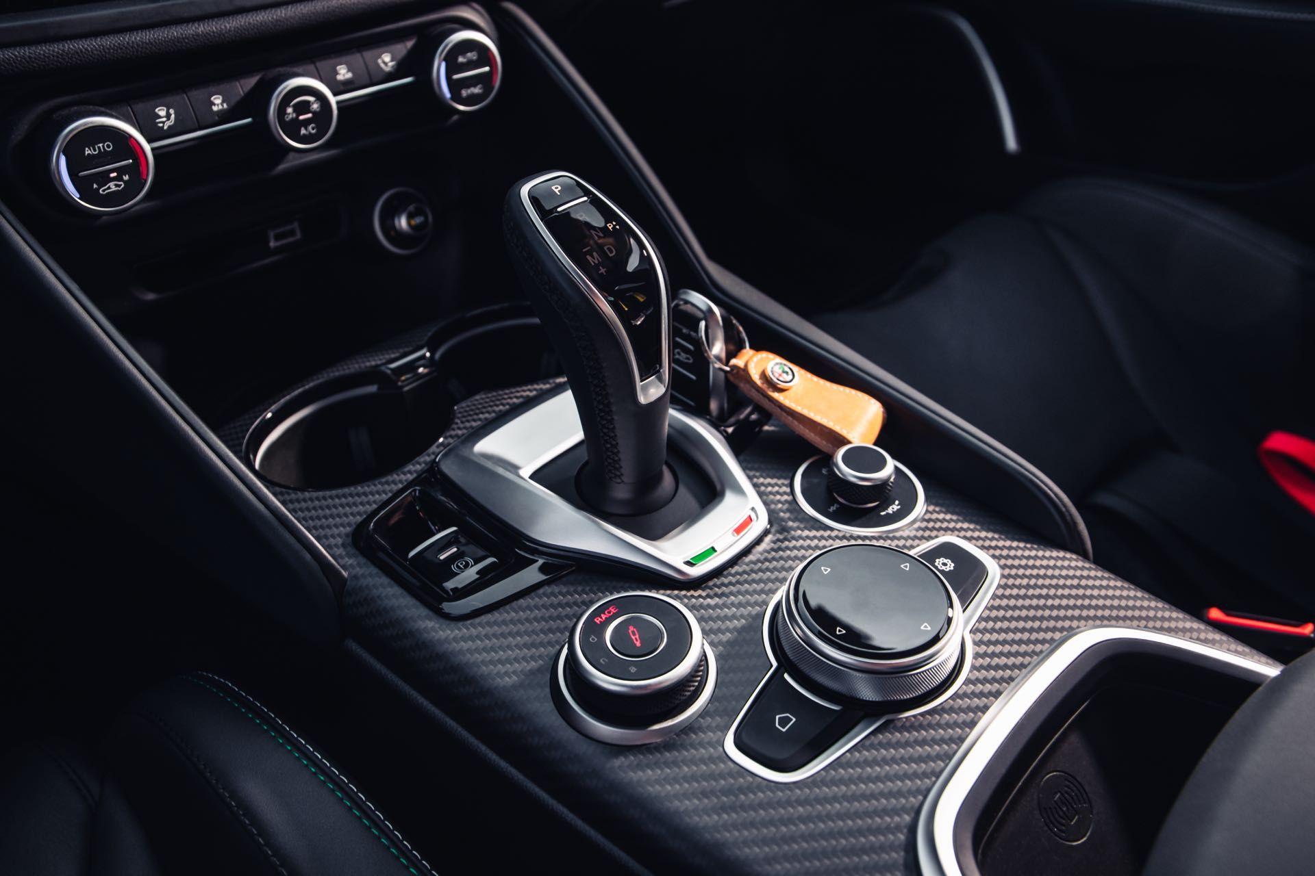 Alfa-Giulia-GTAm-VS-Ford-Mustang-GT500-2021 - 3.jpg