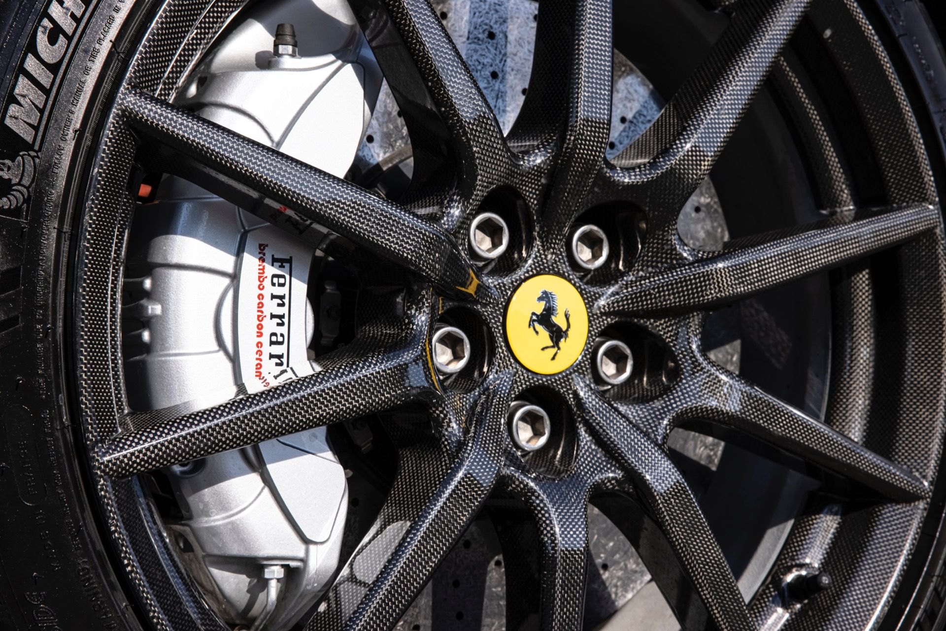 Ferrari-SF90-Spider - 1.jpg