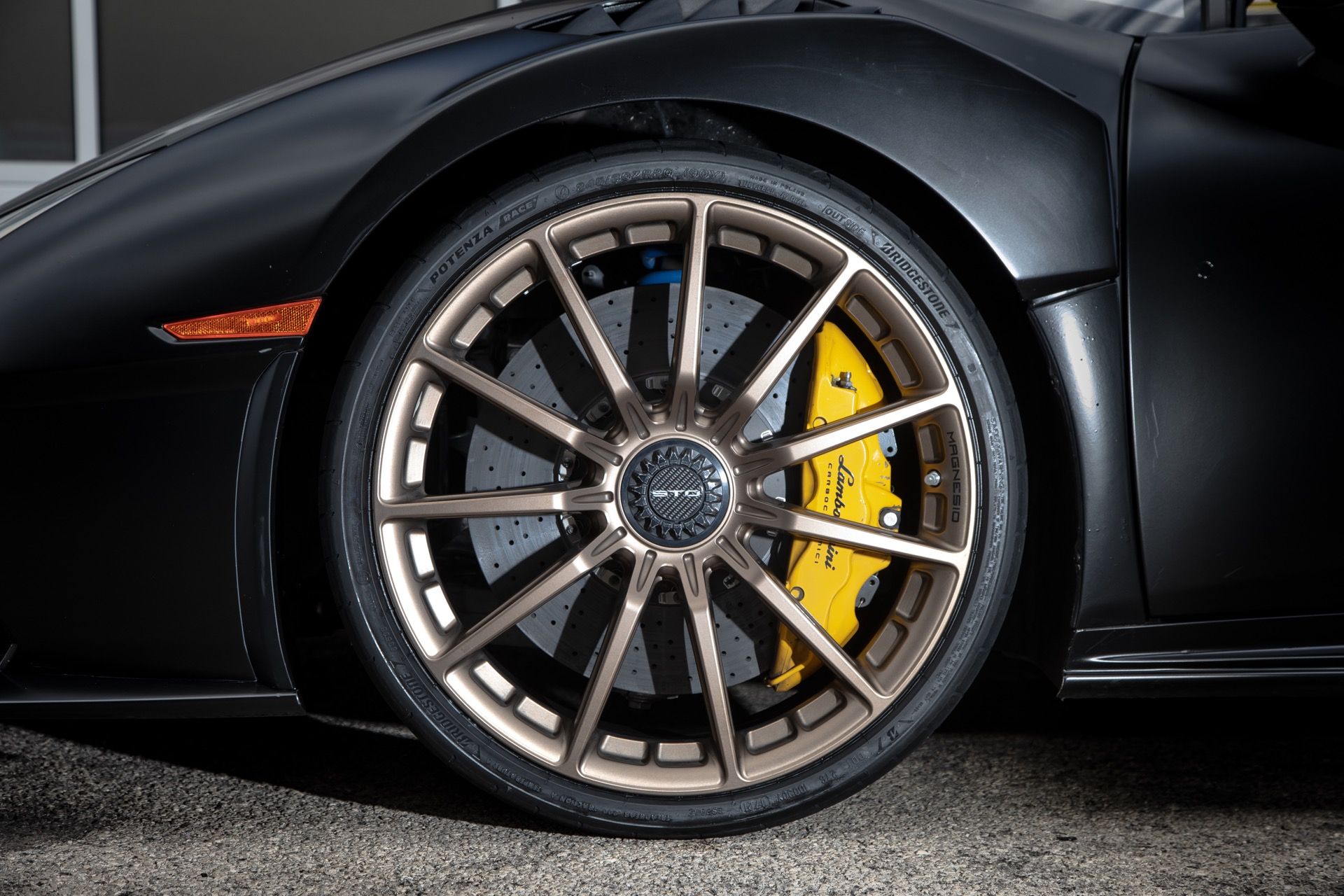 Lamborghini-Huracan-STO - 1.jpg