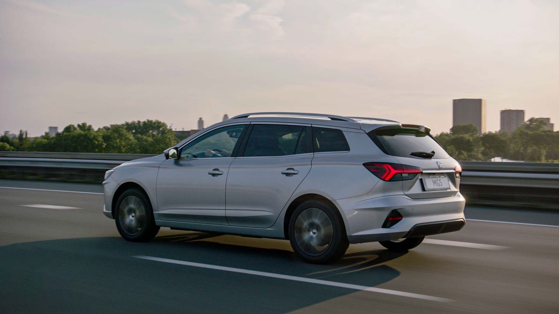 MG5-Electric-2022 - 2.jpg