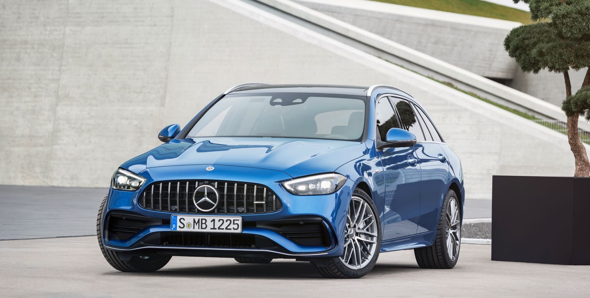 Mercedes-AMG-C-43-4MATIC - 1.jpg