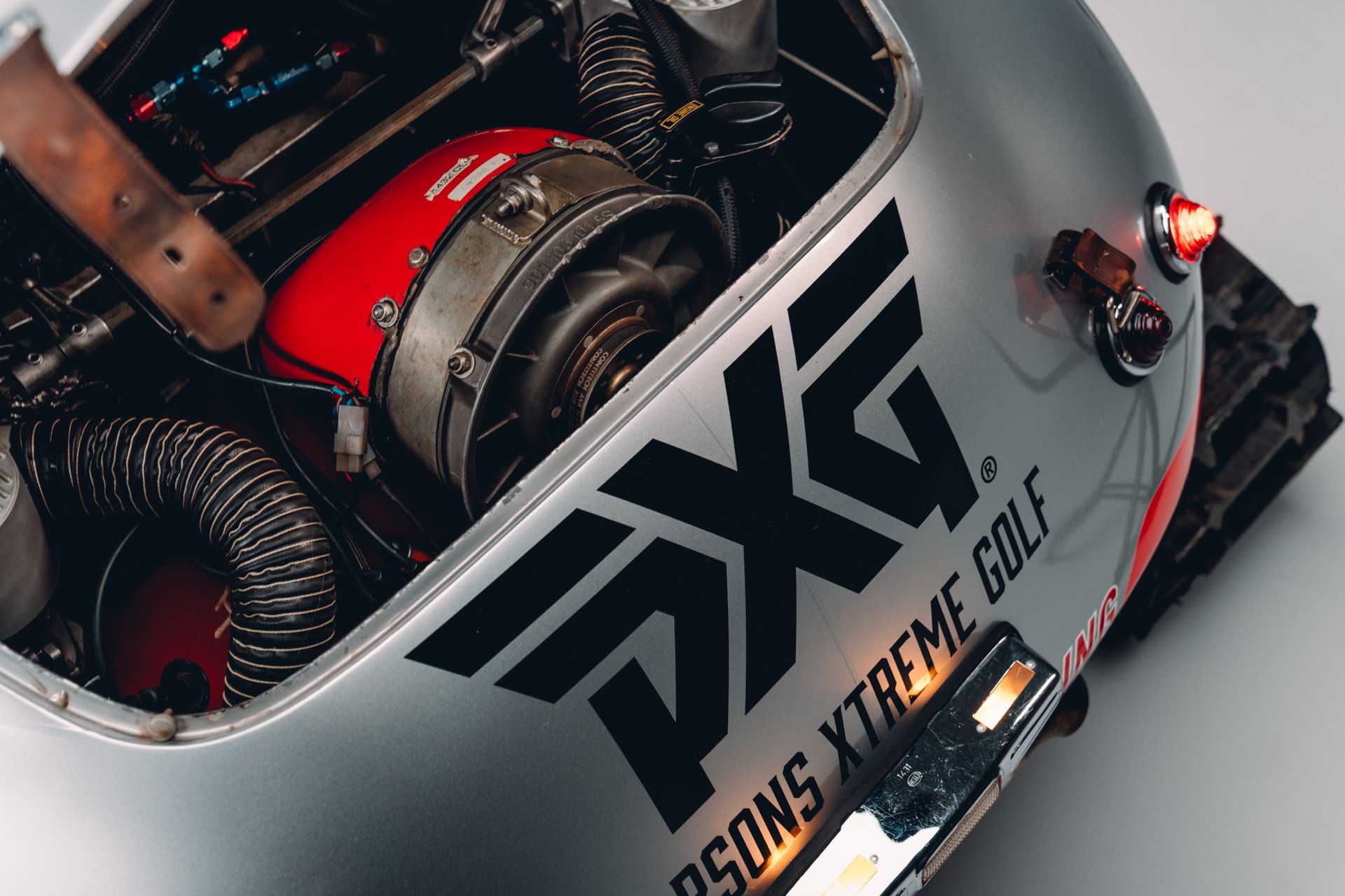 Porsche-356-restomod-cingolata - 11.jpg