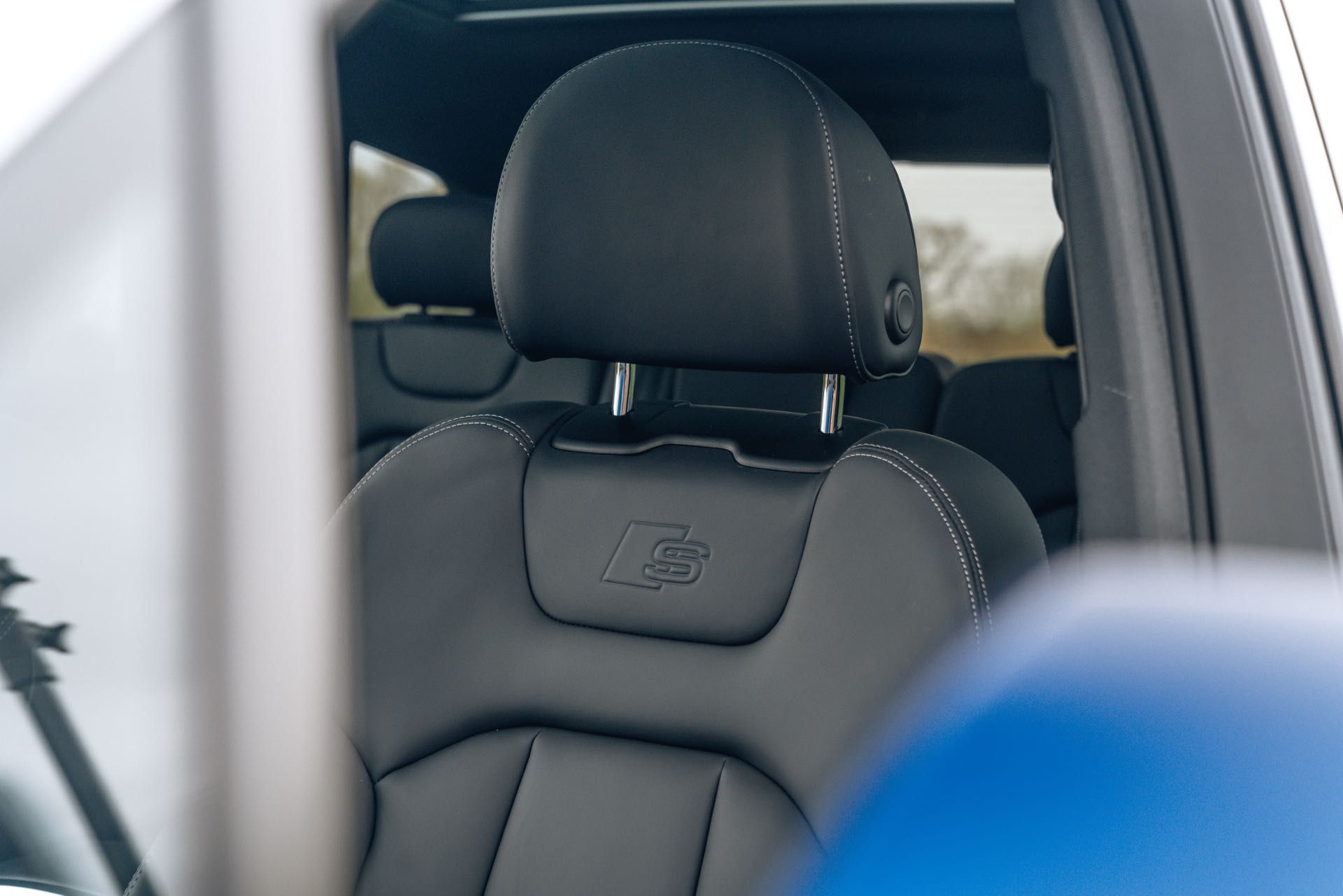 TopGear-Audi-Q7-VS-Land-Rover-Defender-110- - 3.jpg