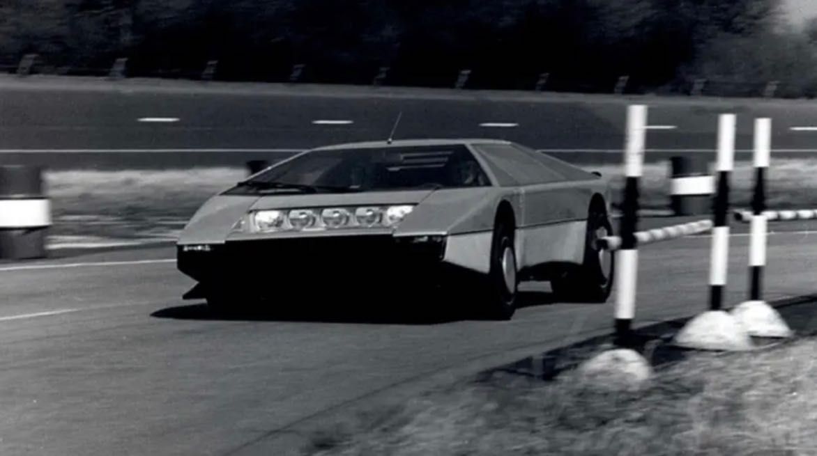 Aston-Martin-Bulldog - 4.jpg