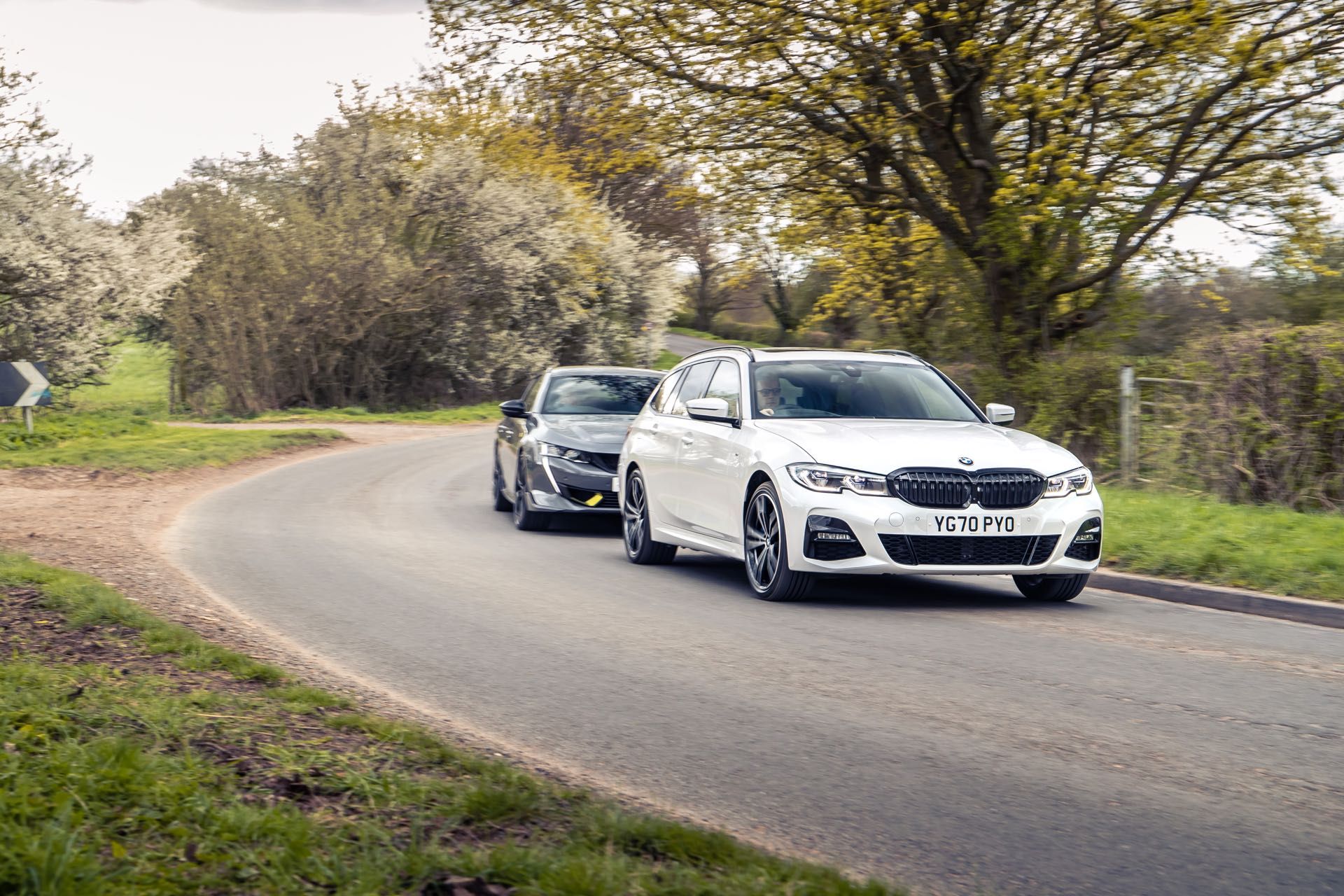 BMW-330e-Touring-vs-Peugeot-508-PSE-SW-6.jpg