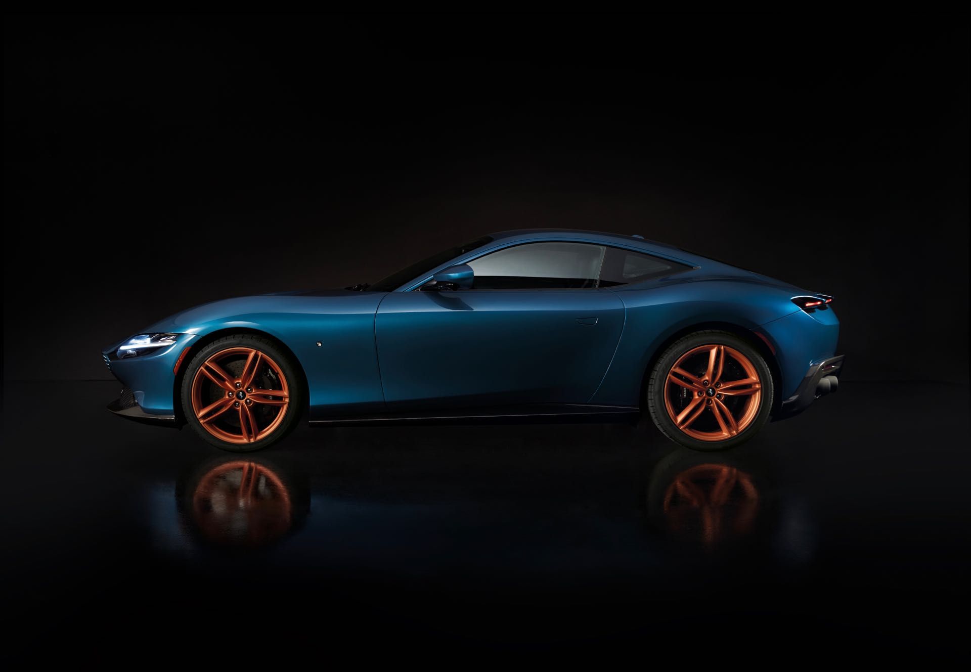 Ferrari-Roma-tailor-made - 3.jpg