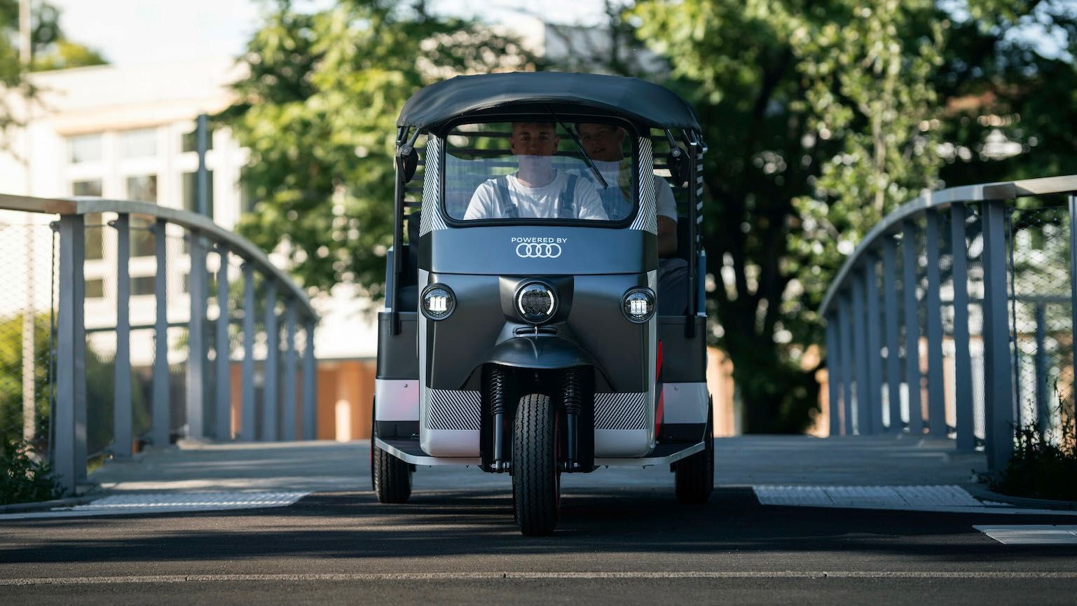 Rickshaw-risciò-elettrico-Audi-e-tron-Nunam-4.jpg
