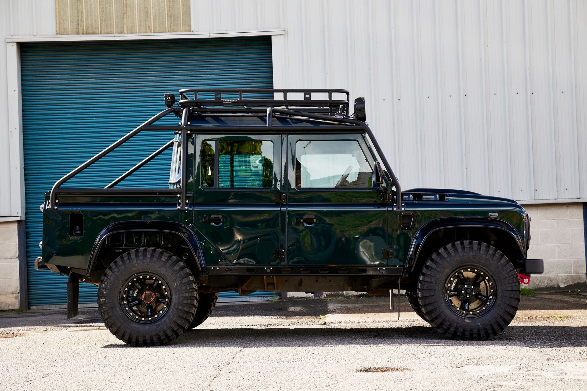 Bowler-Land-Rover-Defender-Extreme-3.jpg