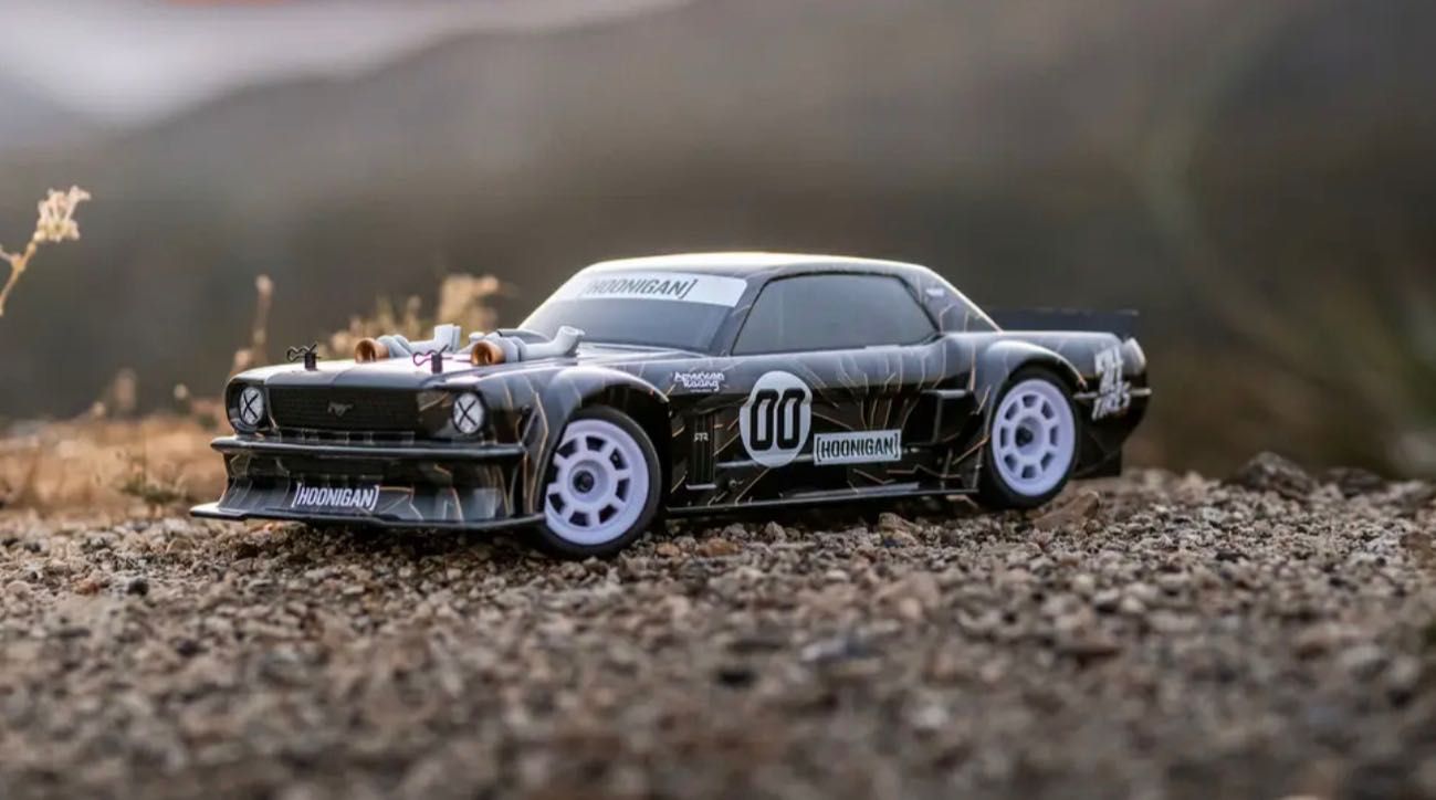 Team-Associated-Hoonicorn-V2-model-1-10-2.jpg