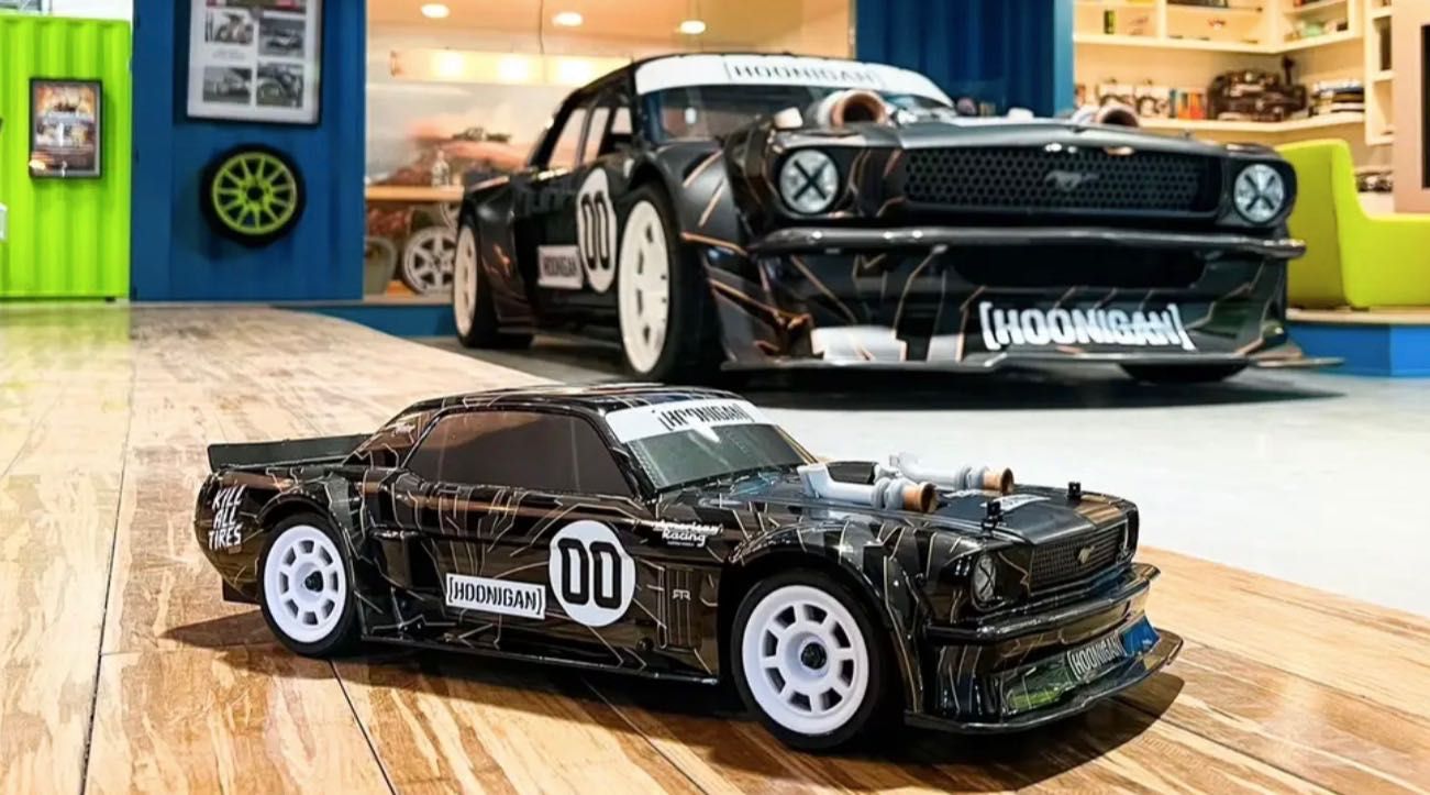 Team-Associated-Hoonicorn-V2-model-1-10-4.jpg