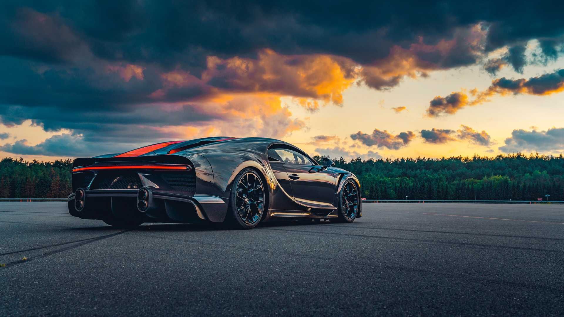 bugatti-chiron-super-sport-300-tre quarti posteriore.jpeg