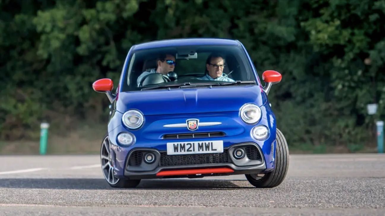 Abarth-595-tecnica-guida-curva-freno-a-mano - 1.jpg