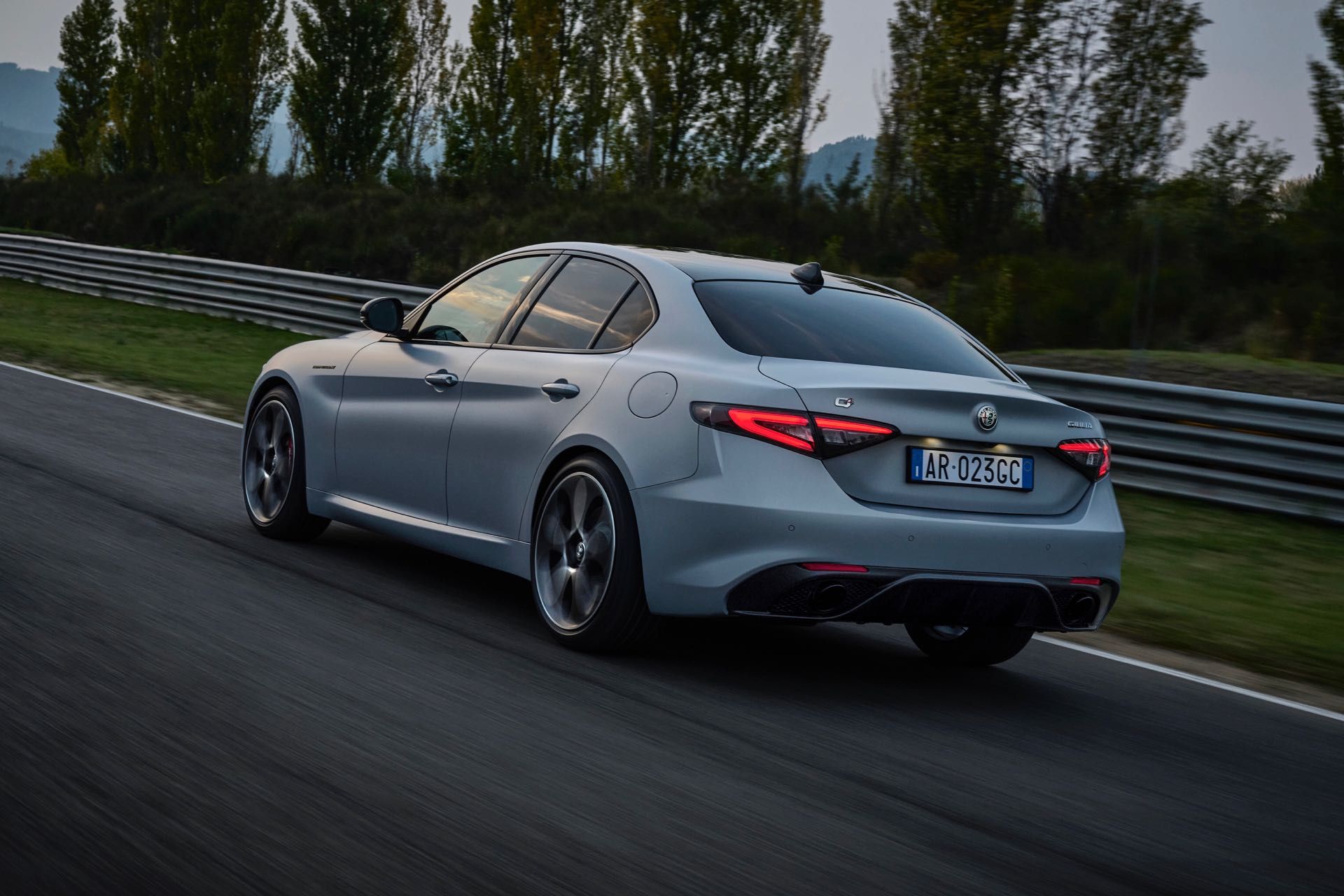 Alfa-Romeo-Giulia-Stelvio-2023-restyling-3.jpg
