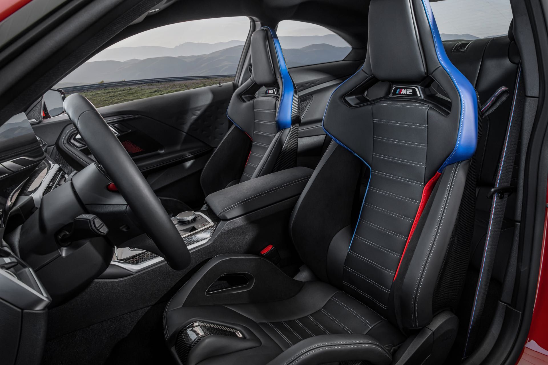 BMW-M2-2023-2.jpg
