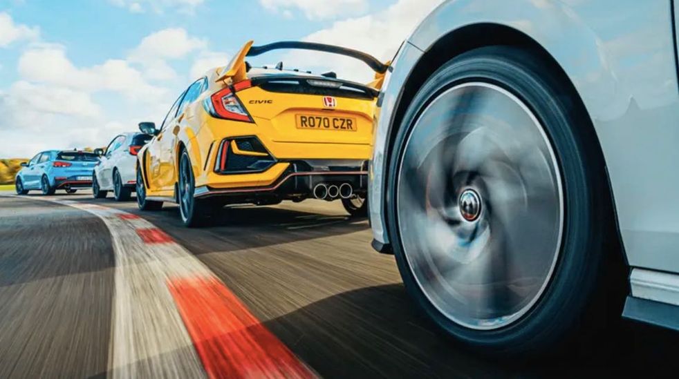 Auto-tre-scarichi-TopGear - 1.jpg