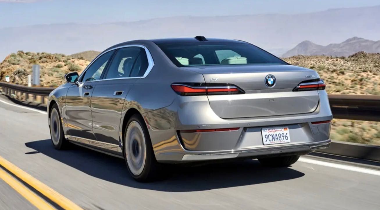 BMW-Serie-7-2023-2.jpg