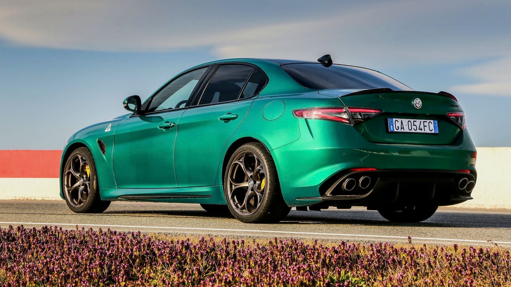 Alfa-Romeo_Giulia-Quadrifoglio_06.jpeg