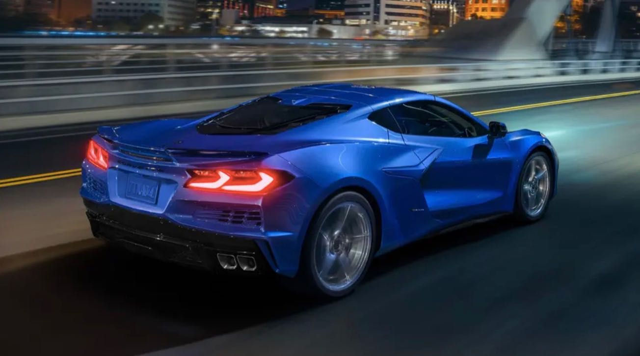 Chevrolet-Corvette-E-Ray-AWD-2.jpg