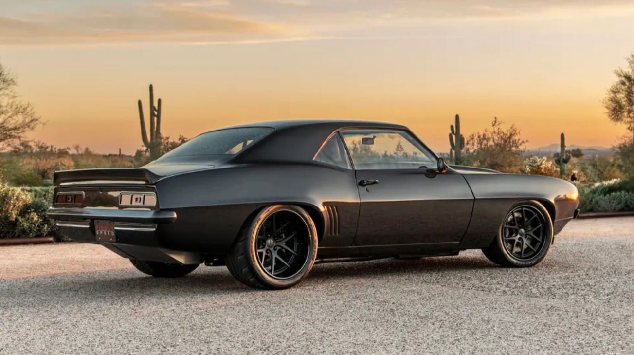 Finale-Speed-Chevrolet-Camaro-1969-restomod-carbon-2.jpg