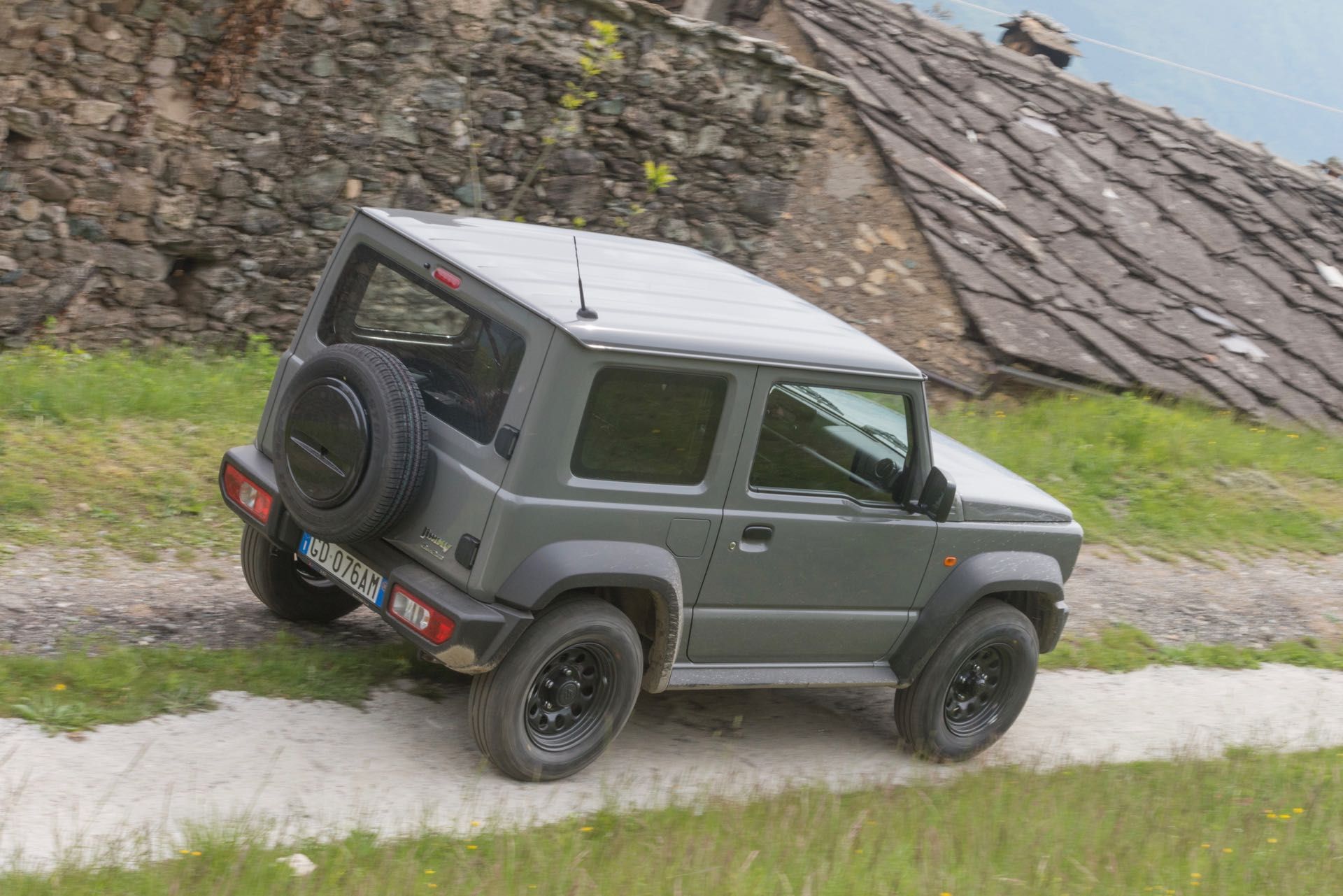 Suzuki-Jimny-Pro-4.jpg