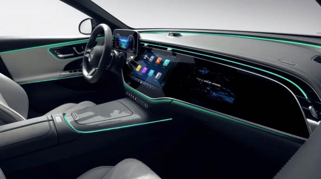 Mercedes-Benz-Classe-E-2023-interni-2.jpg
