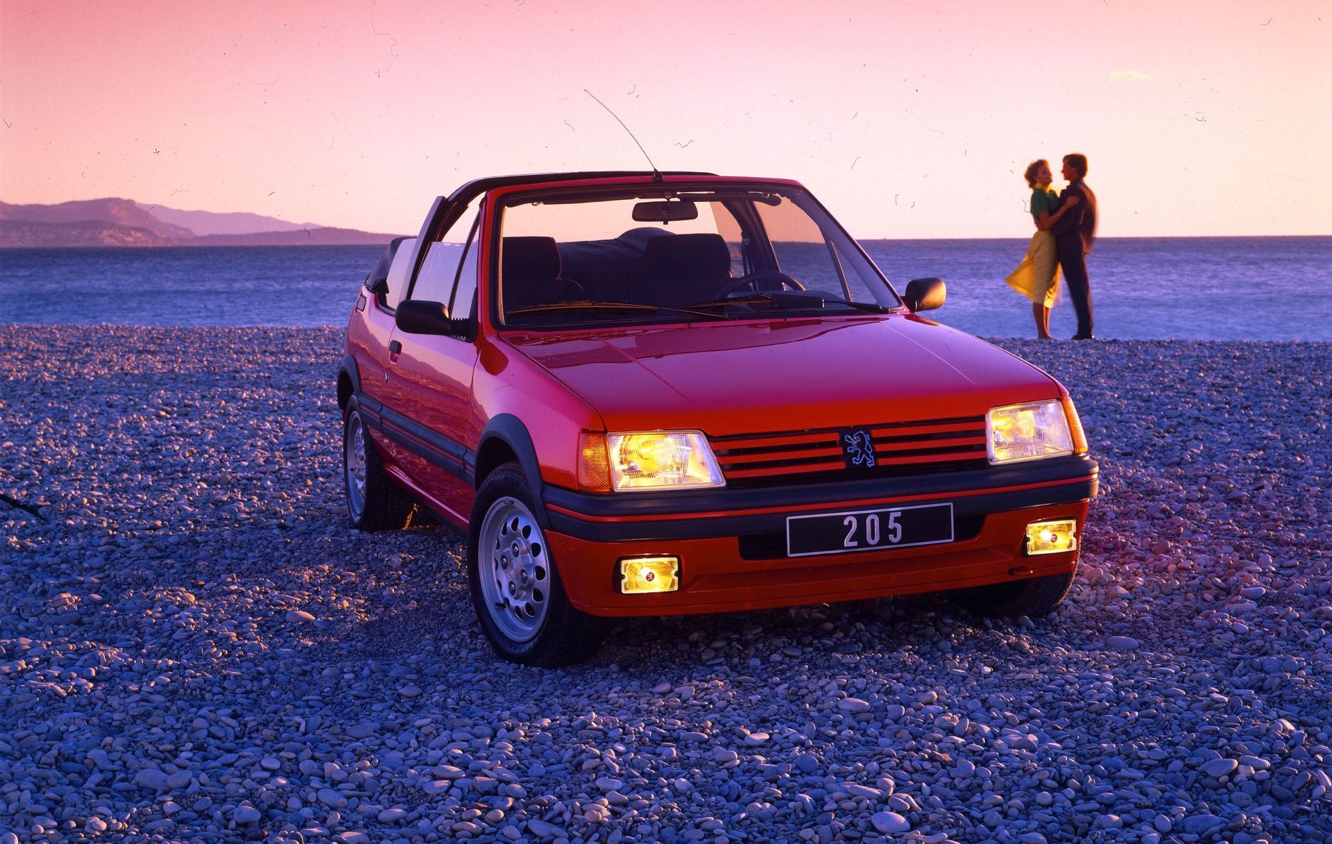 Peugeot-205-40-anni-1.jpg