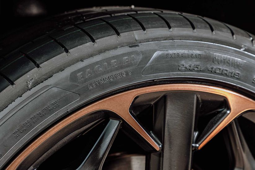 GoodYear-Asymmetric6-SuperSport-CUPRA-011.jpg