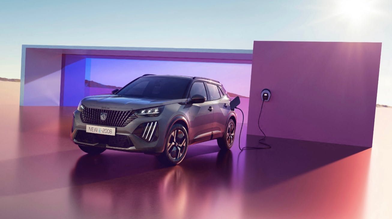 nuova-Peugeot-e-2008-restyling-2023-2.jpg