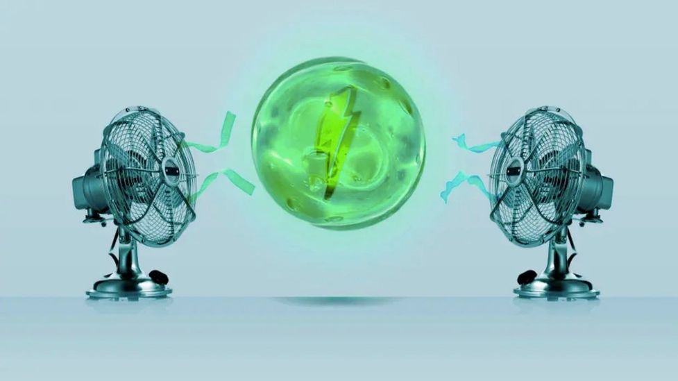 Batterie-ioni-litio-elettrone-tra due-ventilatori-1.jpg