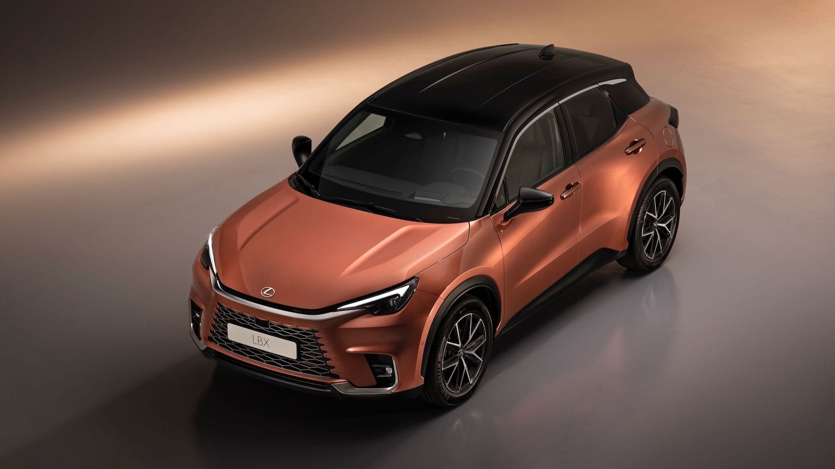 lexus-lbx-cool-sonic-copper-bitone-06.jpeg