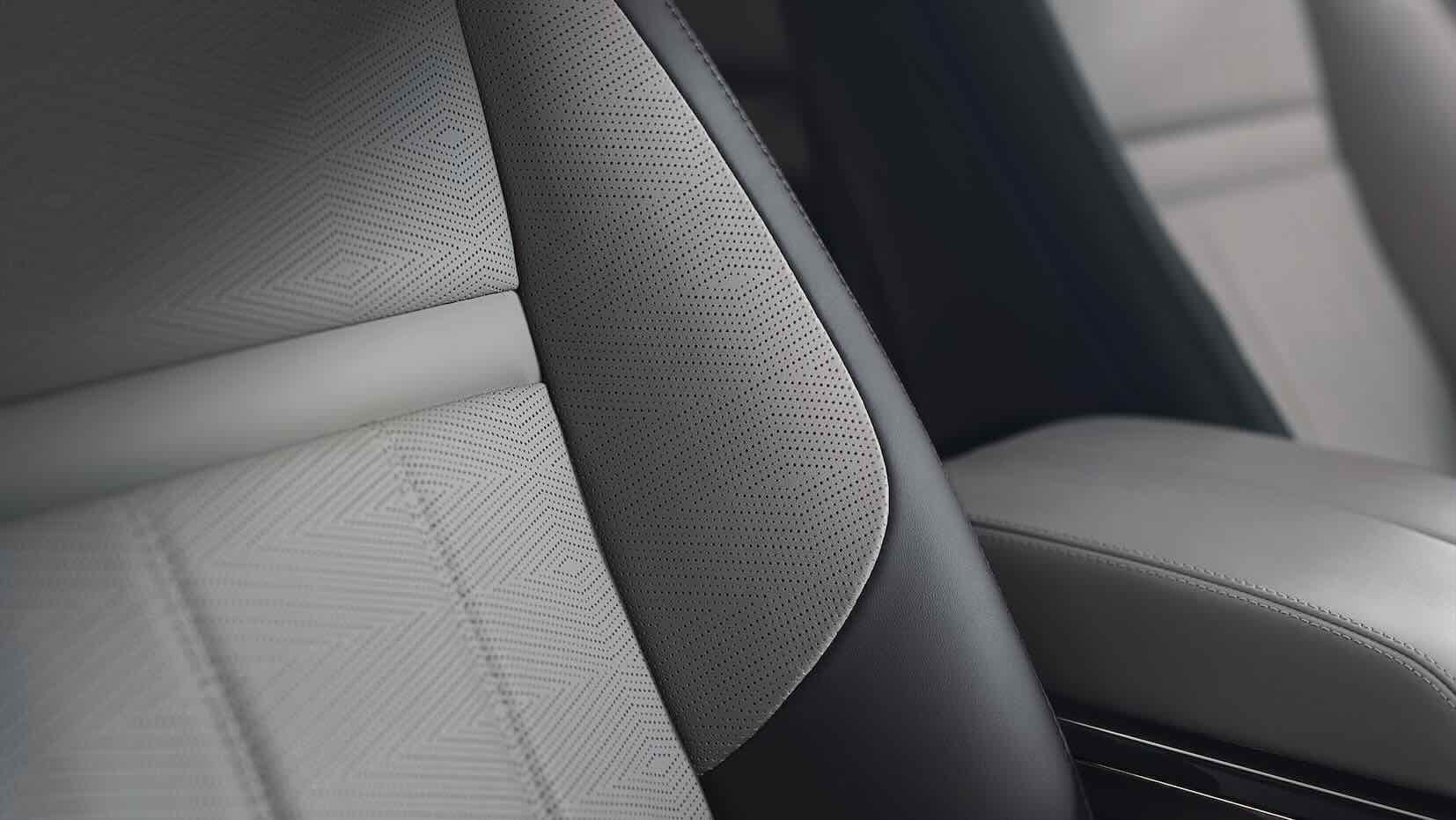 range-rover-evoque-MY24-INTERIOR_LEATHER_02.jpeg