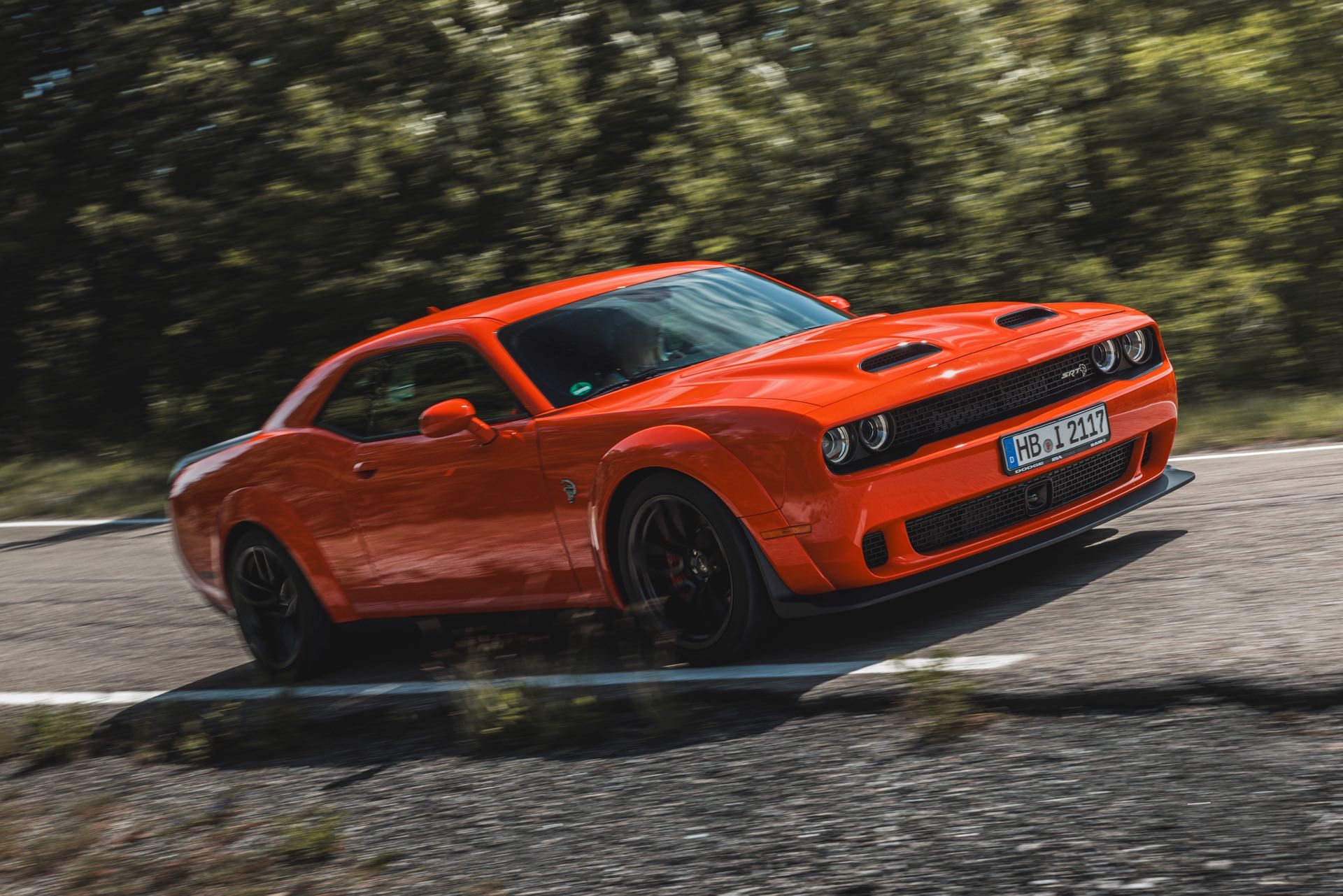 Dodge-Challenger-SRT-Hellcat-4.jpg