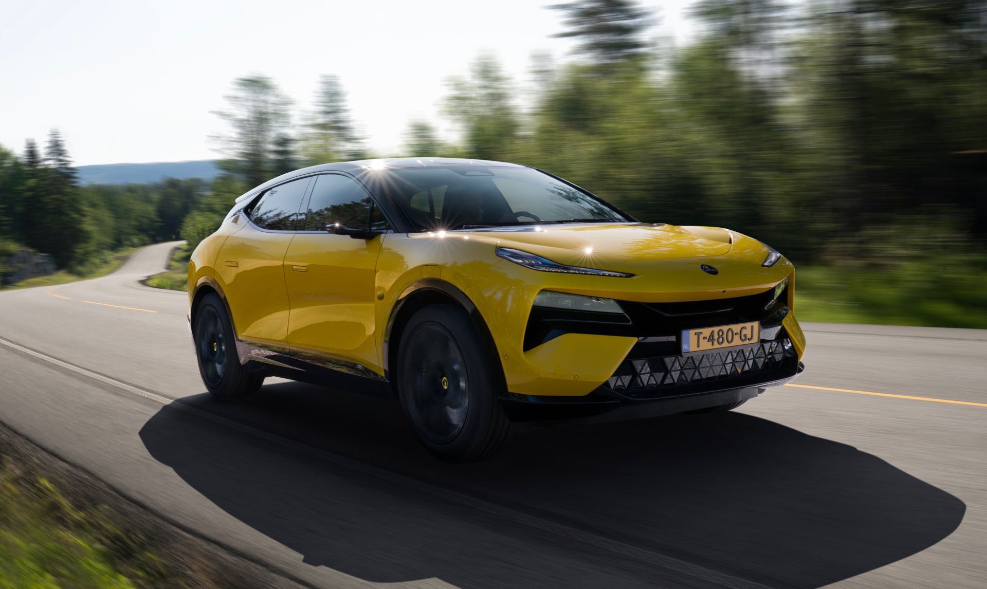 Lotus-Eletre-S-solar-yellow-2023-10.jpg