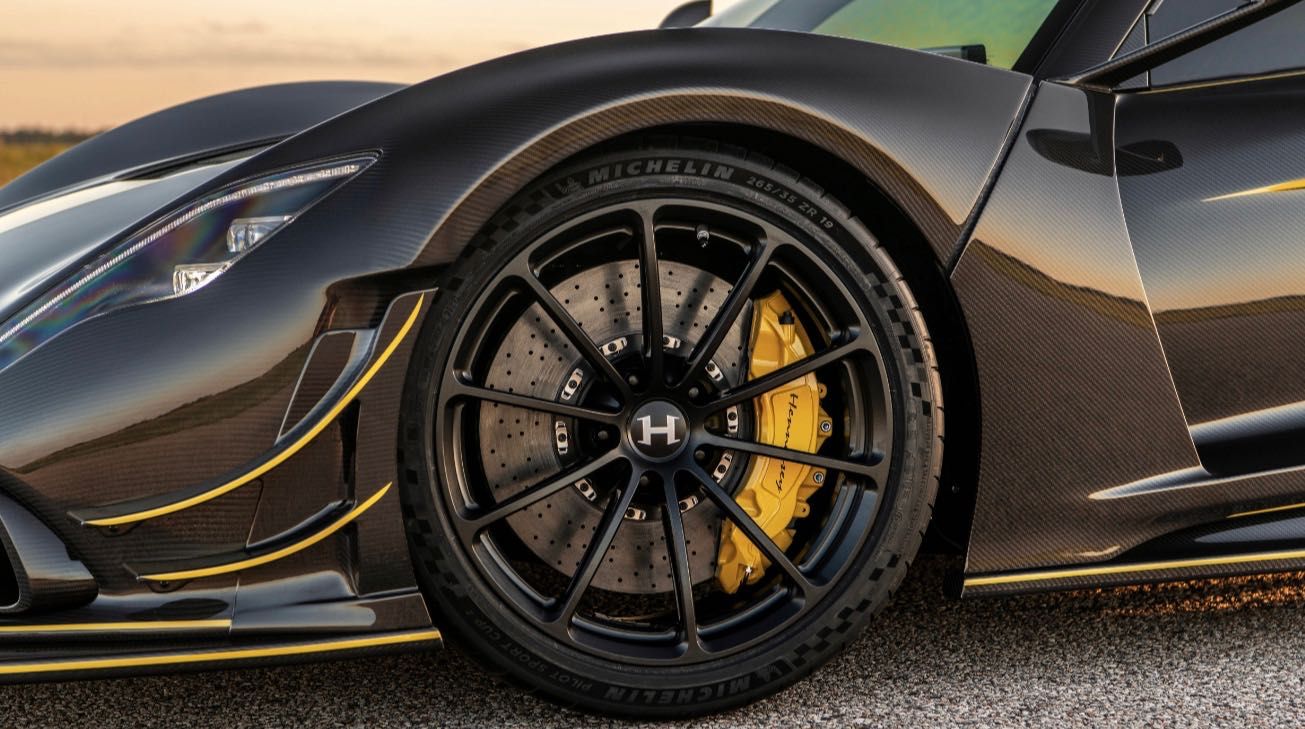 Hennessey-Venom-F5-Revolution Roadster-3.jpg