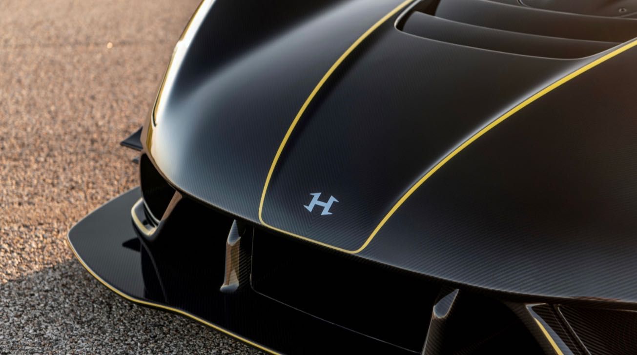 Hennessey-Venom-F5-Revolution Roadster-4.jpg