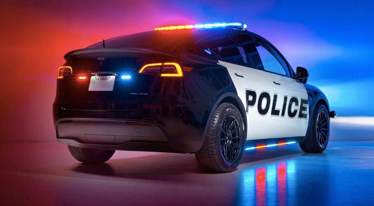 Tesla-Model-Y-polizia-California-2.jpg