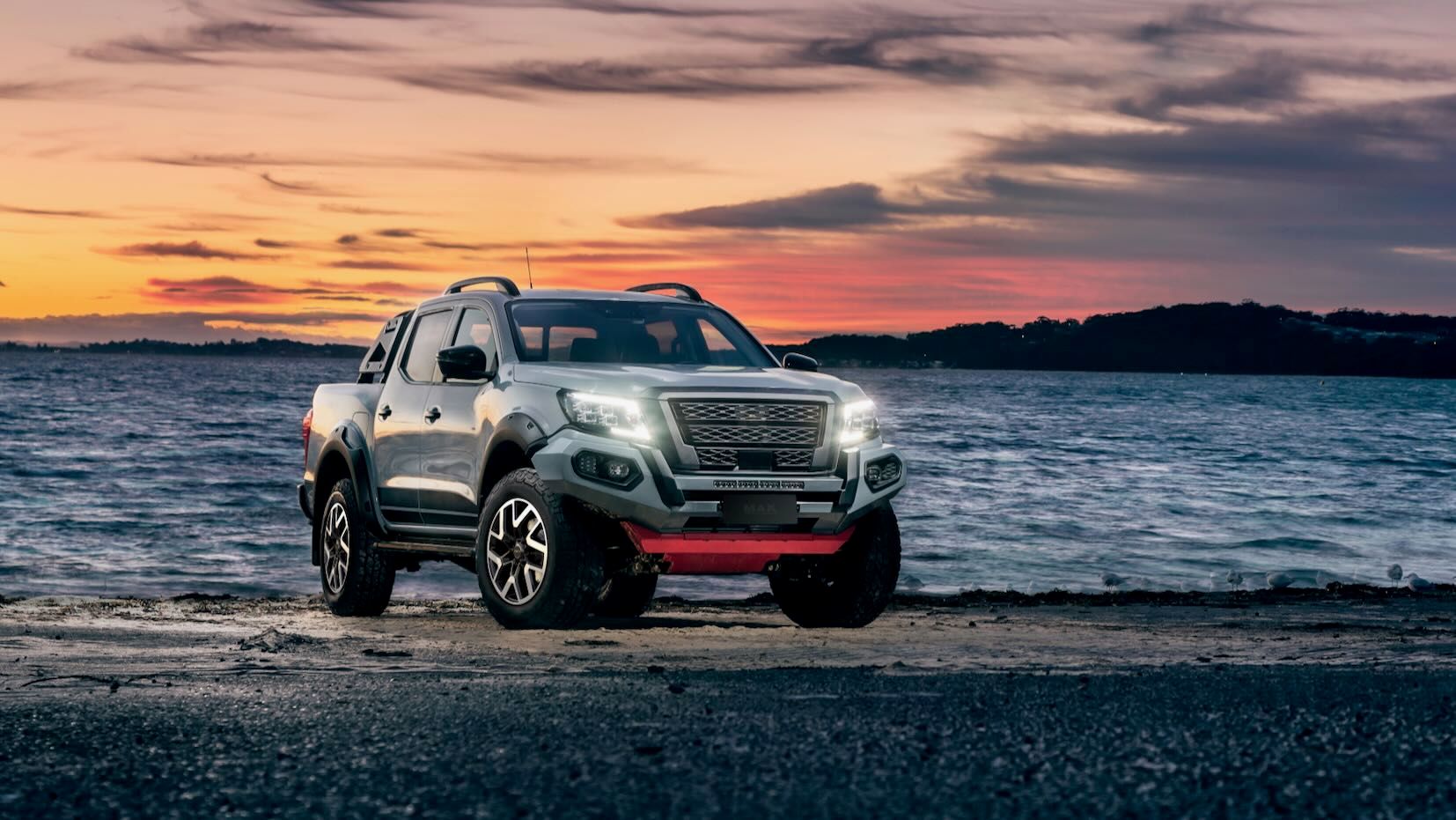 Nissan Navara Pro 4X Warrior_MAK_GRAVEL_BLACK MIRROR.jpeg