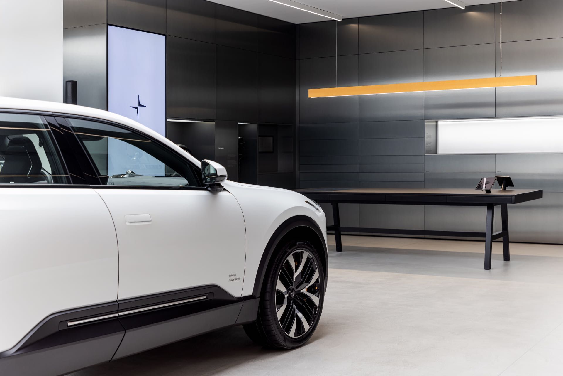 Polestar-Space-Milano-3.jpg
