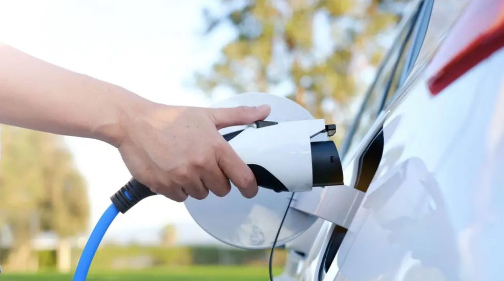 ricarica-auto-elettrica.jpg
