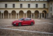 Alfa-Romeo-Giulia-Quadrifoglio-2023-10.jpg