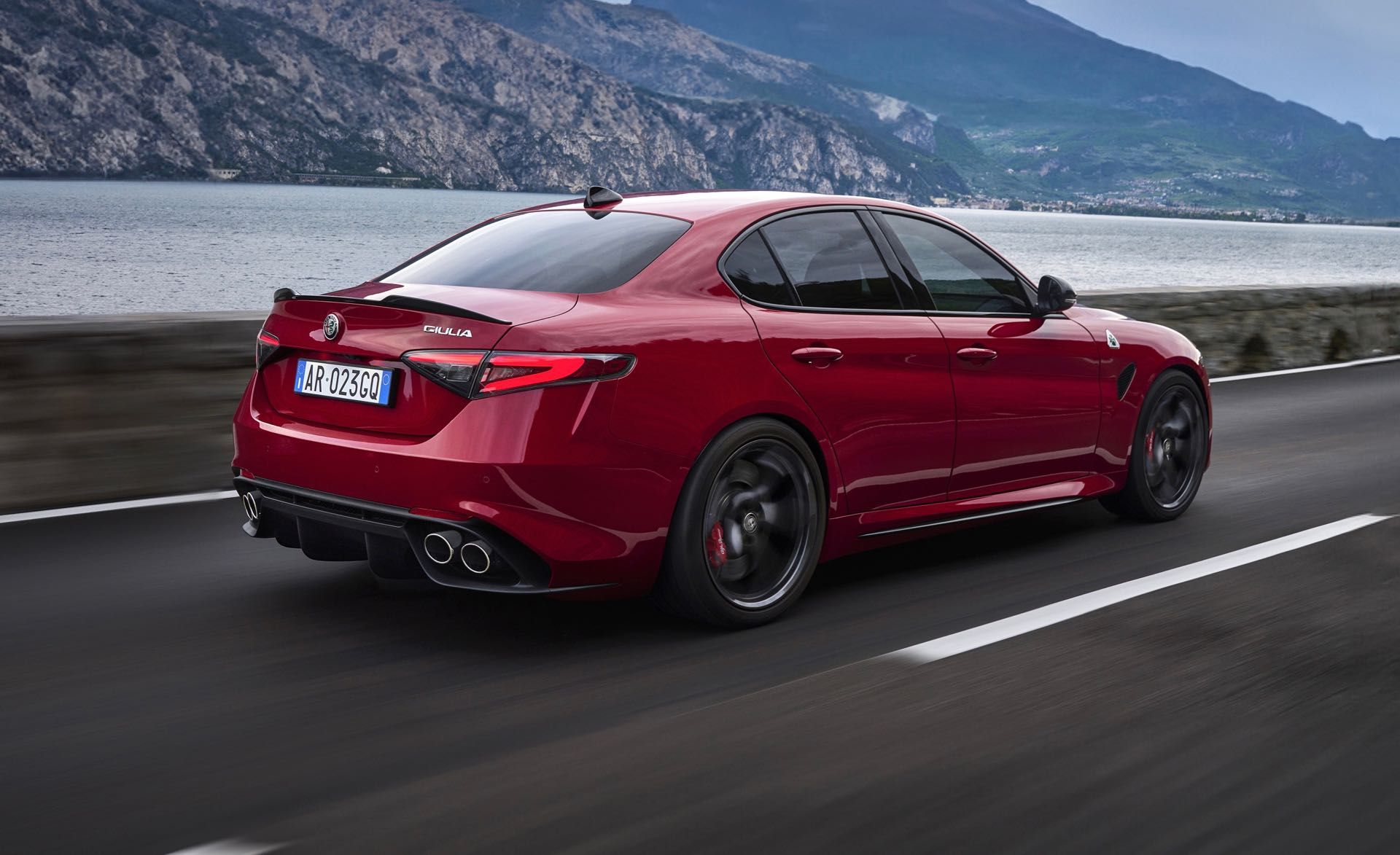 Alfa-Romeo-Giulia-Quadrifoglio-2023-2.jpg