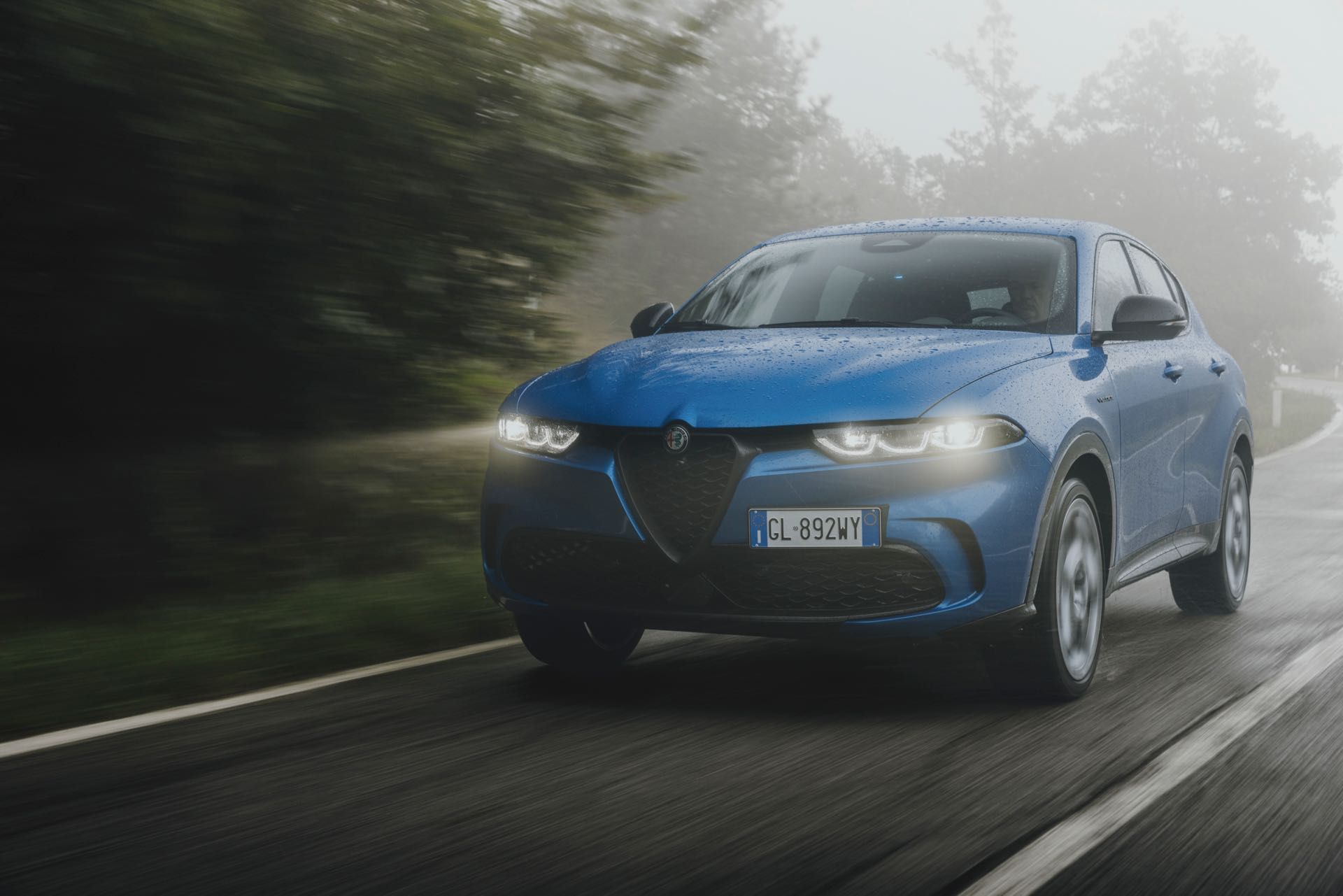 Alfa-Romeo-Tonale-1.3-280CV-PHEV-AT6-Q4-Veloce-5.jpg